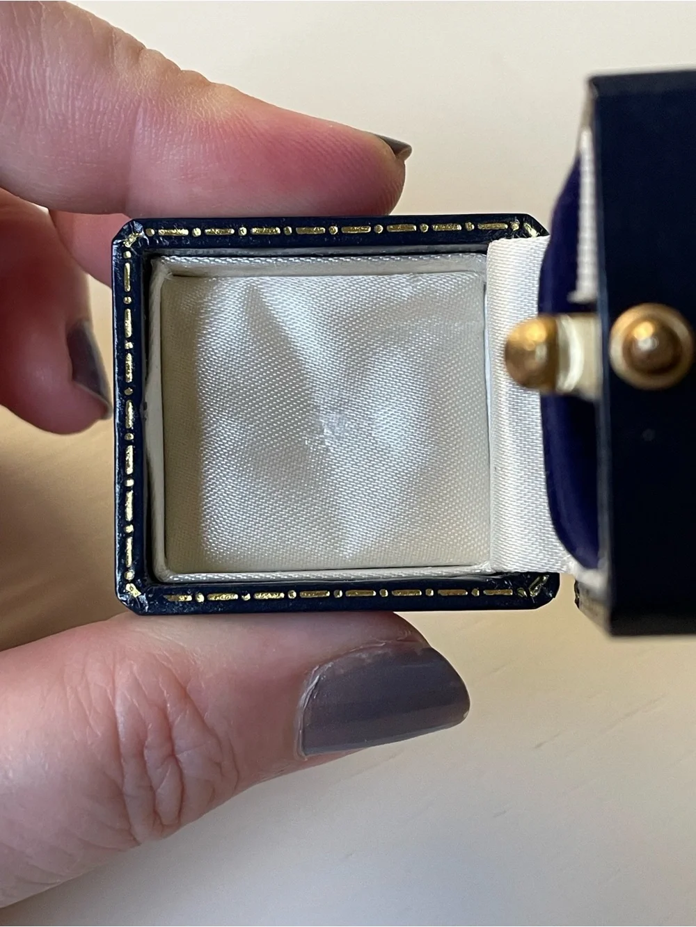Vintage dark blue leather-look ring box